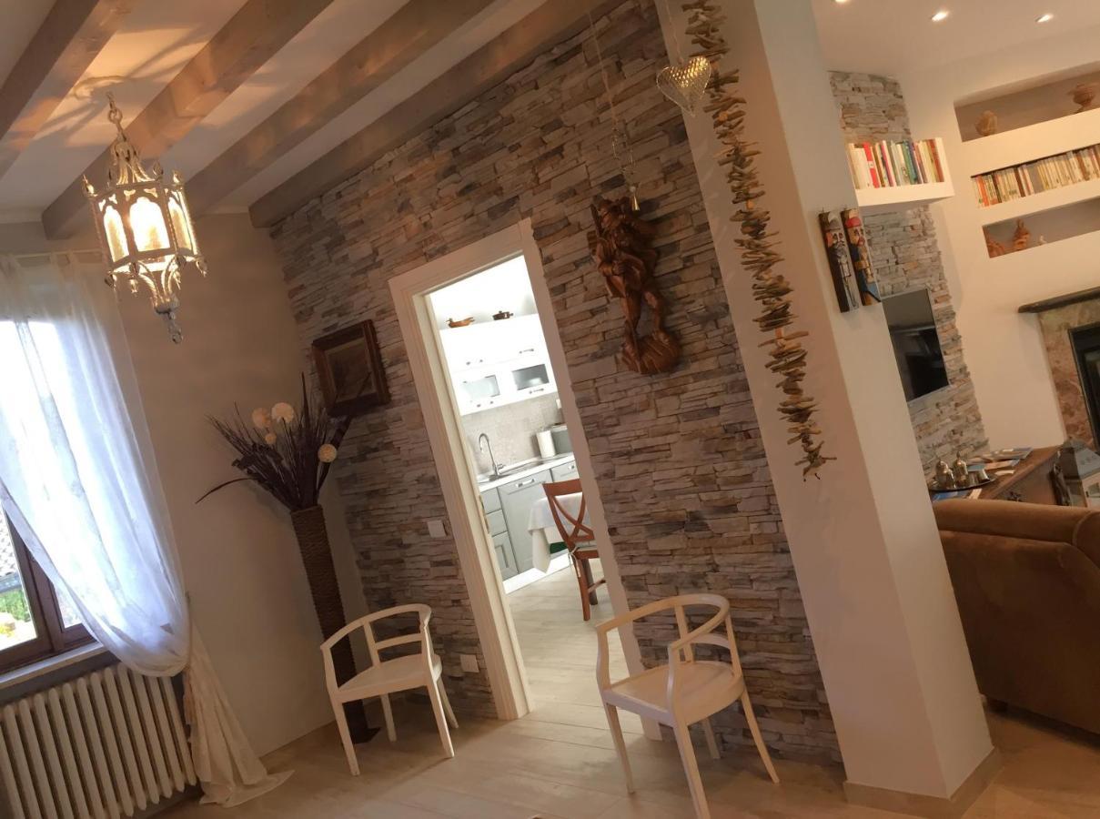 Le Bricolle Villa Viggiu ภายนอก รูปภาพ