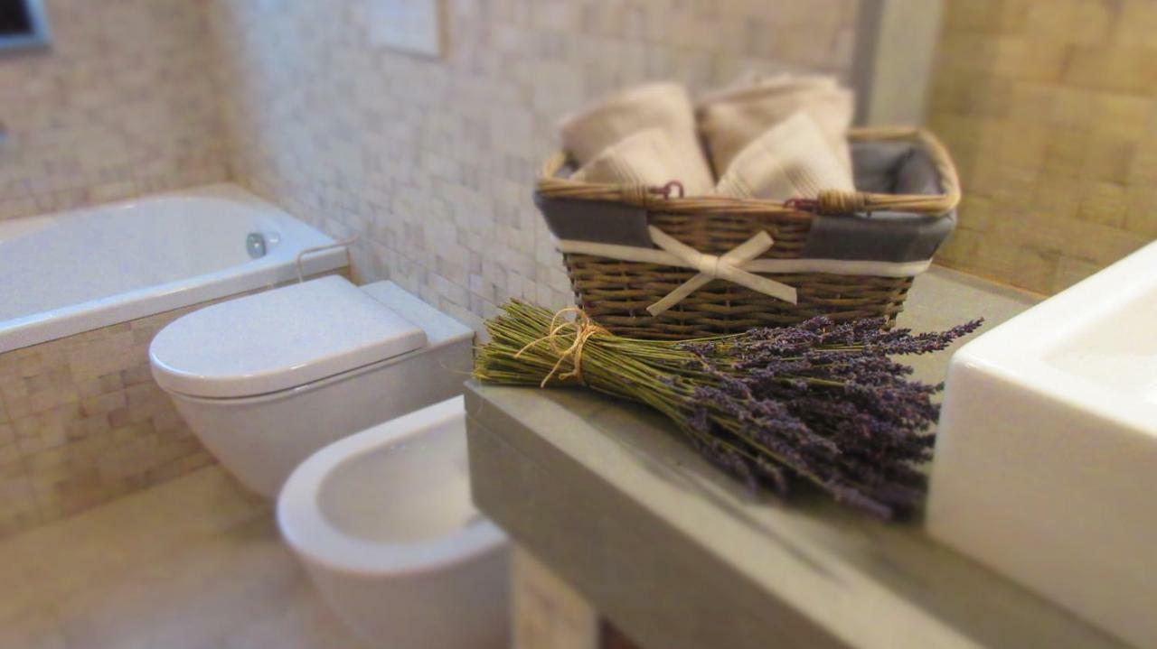 Le Bricolle Villa Viggiu ภายนอก รูปภาพ