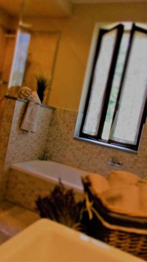 Le Bricolle Villa Viggiu ภายนอก รูปภาพ